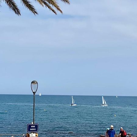 Fully Equipped Beachfront Studio In The Heart Of The City Center Bd Leclerc Antibes Exterior photo