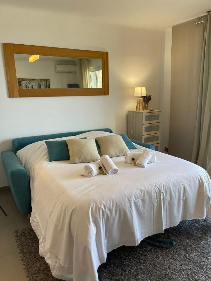 Fully Equipped Beachfront Studio In The Heart Of The City Center Bd Leclerc Antibes Exterior photo